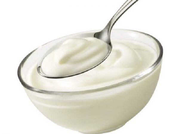 Yogurt provides a lot of nutrients that are good for the skin